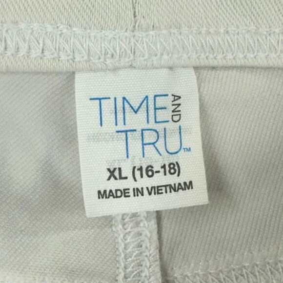 Time and Tru Pull On Capris - Picture 4 of 7